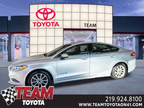 Used 2017 Ford Fusion SE image 1