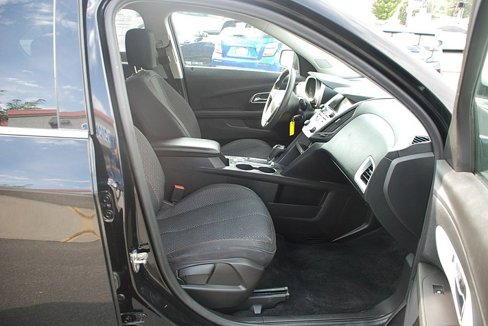Used 2017 Chevrolet Equinox LT image 18