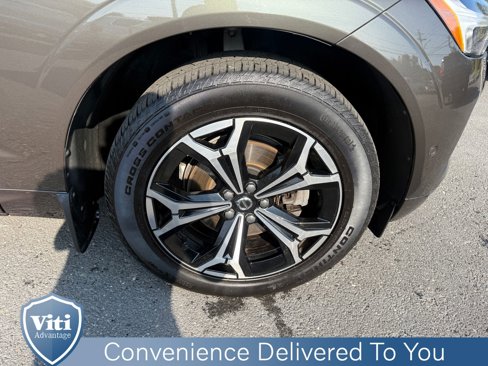 Certified 2022 Volvo XC60 B5 Momentum w/ Advanced Package image 15