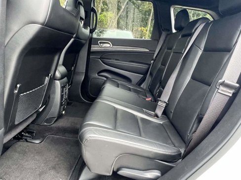 Used 2022 Jeep Grand Cherokee Limited image 12