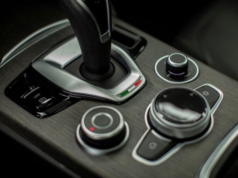 Used 2022 Alfa Romeo Stelvio Ti image 26