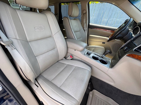 Used 2012 Jeep Grand Cherokee Overland image 12