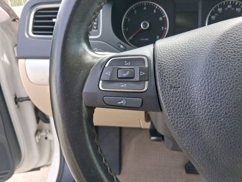 Used 2012 Volkswagen Jetta SEL image 16