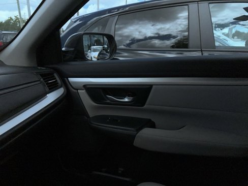 Used 2017 Honda CR-V LX image 10