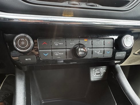 Certified 2022 Jeep Compass Limited image 17