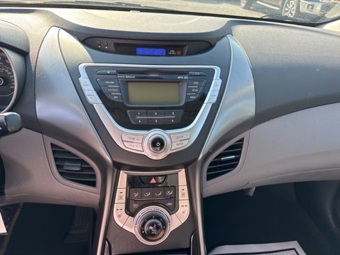 Used 2011 Hyundai Elantra Limited image 17