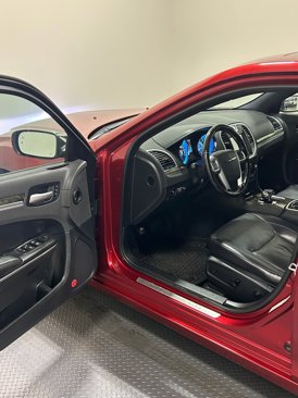 Used 2012 Chrysler 300 Limited w/ Luxury Group image 8