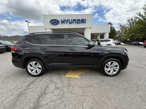 Used 2021 Volkswagen Atlas SE image 2