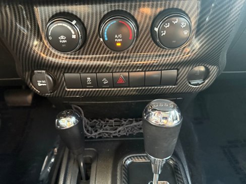 Used 2015 Jeep Wrangler Unlimited Sport w/ Connectivity Group image 18