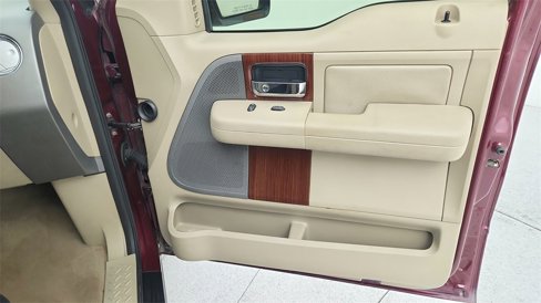 Used 2005 Ford F150 Lariat image 31