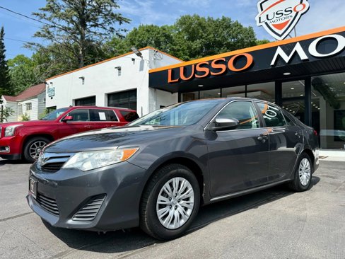 Used 2012 Toyota Camry L image 3