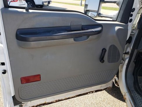 Used 2006 Ford F350 XL image 14