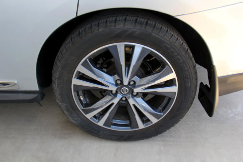 Used 2017 Nissan Pathfinder Platinum image 39