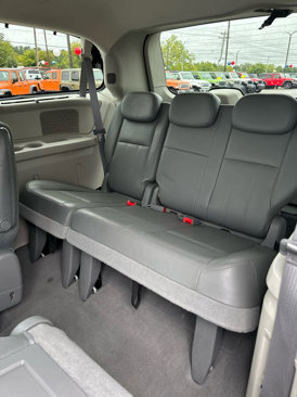 Used 2010 Chrysler Town & Country Touring image 11