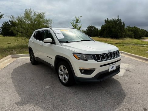 Used 2017 Jeep Compass Latitude image 3