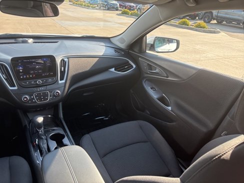Used 2024 Chevrolet Malibu LT image 16