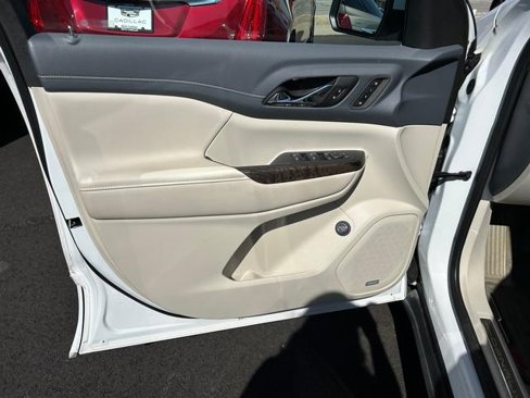 Used 2022 GMC Acadia Denali w/ Trailering Package image 8