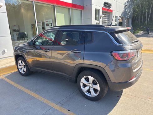 Used 2019 Jeep Compass Latitude w/ Cold Weather Group image 3