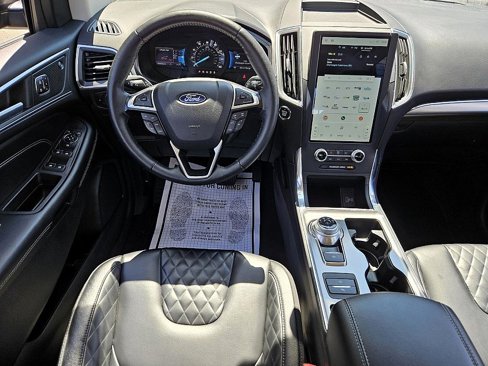 Used 2024 Ford Edge Titanium image 9