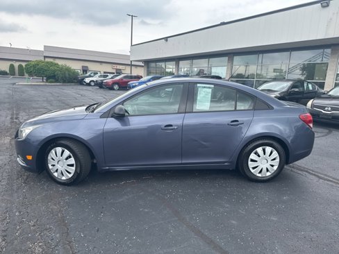 Used 2014 Chevrolet Cruze LS image 2