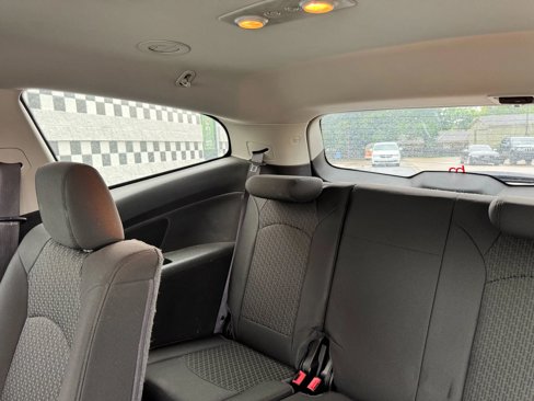 Used 2010 Chevrolet Traverse LT w/ Personal Connectivity Package image 31