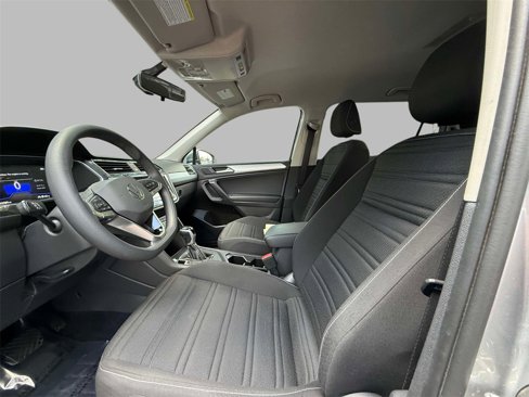 Used 2023 Volkswagen Tiguan S image 2