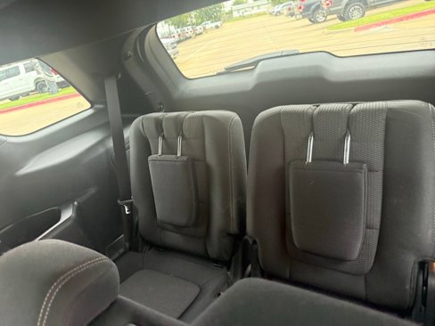 Used 2018 Ford Explorer XLT w/ Equipment Group 201A image 10