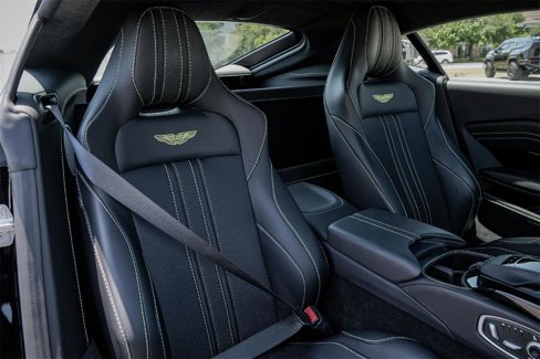 Used 2023 Aston Martin V8 Vantage Coupe image 35