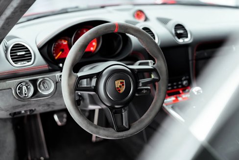 Used 2020 Porsche 718 Cayman GT4 image 2