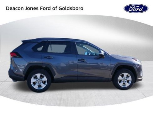Used 2021 Toyota RAV4 XLE image 2