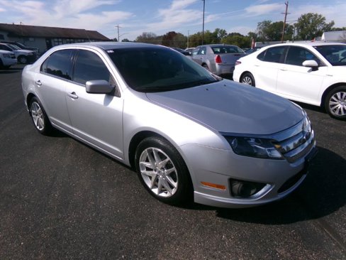 Used 2011 Ford Fusion SEL image 2