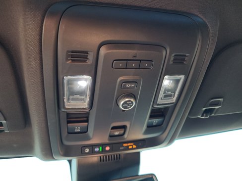 Used 2024 Chevrolet Suburban Z71 image 29