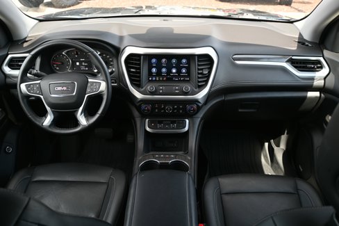 Used 2023 GMC Acadia SLT w/ Preferred Package image 3