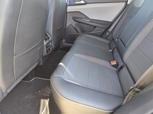 Used 2024 Volkswagen Taos SE image 30
