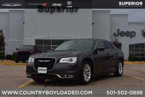 Used 2020 Chrysler 300 Touring w/ Driver Convenience Group image 1