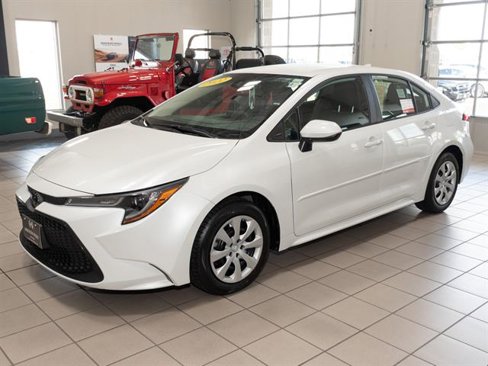 Used 2022 Toyota Corolla LE image 4