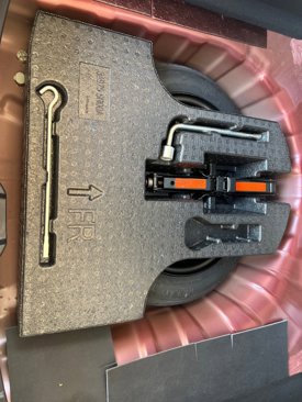 Used 2023 Nissan Kicks SR image 11