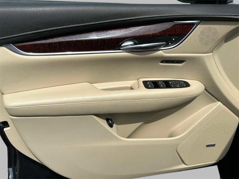 Used 2017 Cadillac XT5 Luxury w/ Driver Awareness Package image 20