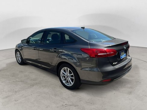Used 2015 Ford Focus SE image 4