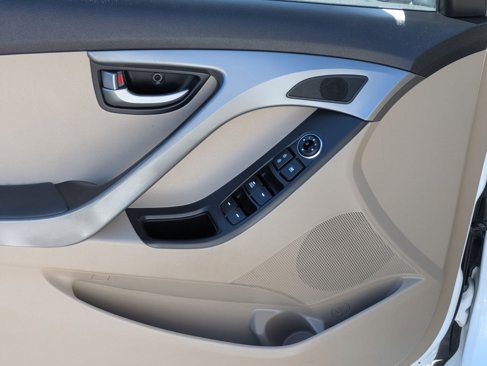Used 2015 Hyundai Elantra SE image 15