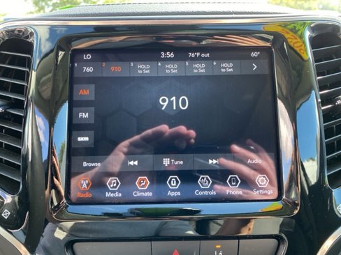 Used 2022 Jeep Cherokee Limited image 26