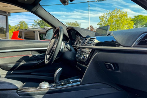 Used 2018 BMW 330i xDrive Sedan image 11