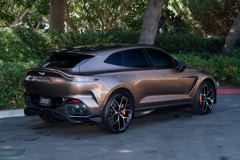 Used 2025 Aston Martin DBX 707 image 3