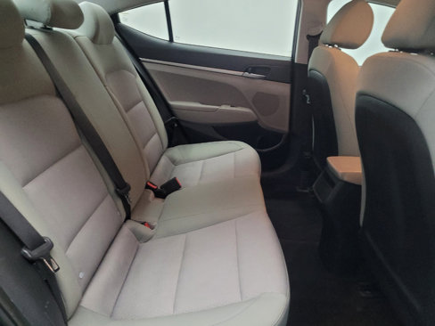 Used 2017 Hyundai Elantra SE image 19