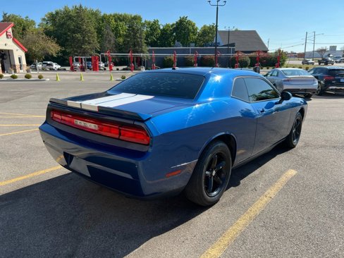 Used 2010 Dodge Challenger SE image 5