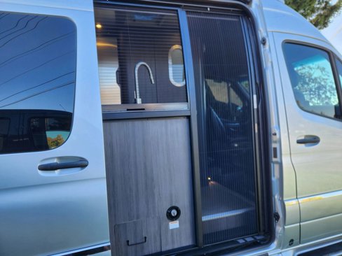 Used 2022 Mercedes-Benz Sprinter 2500 image 11