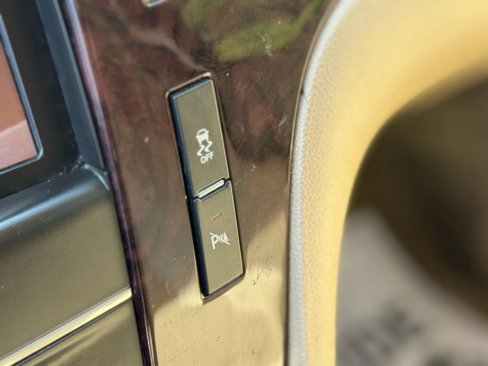 Used 2012 Cadillac Escalade ESV Luxury image 31