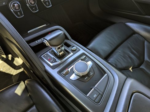 Used 2018 Audi R8 V10 w/ Premium Package image 25