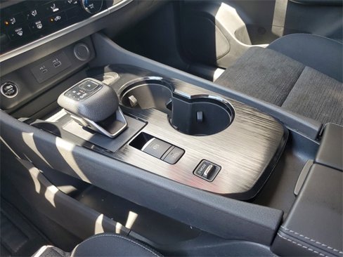 Used 2021 Nissan Rogue S image 15