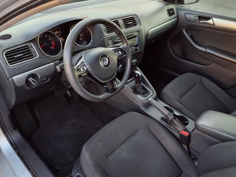 Used 2015 Volkswagen Jetta SE image 4